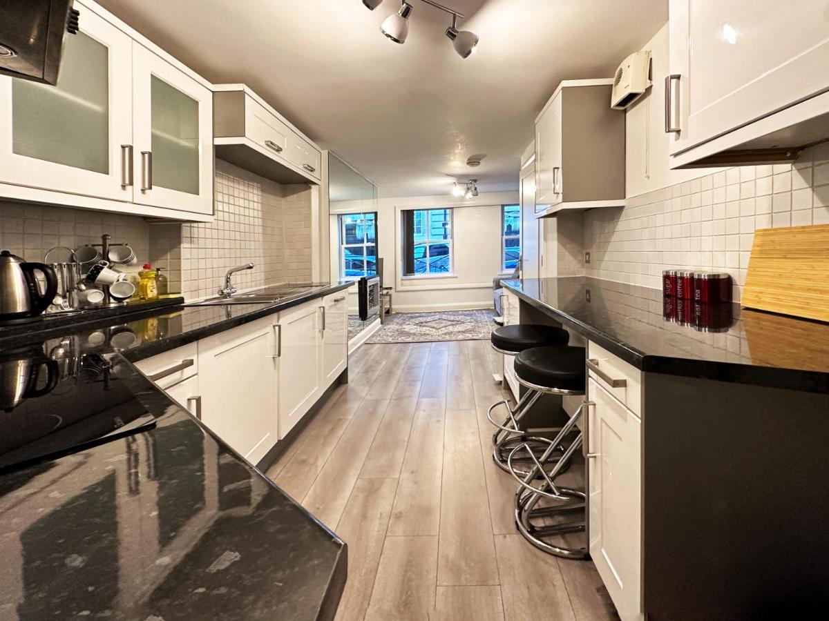 Chic Apartment In Mayfair 伦敦 外观 照片