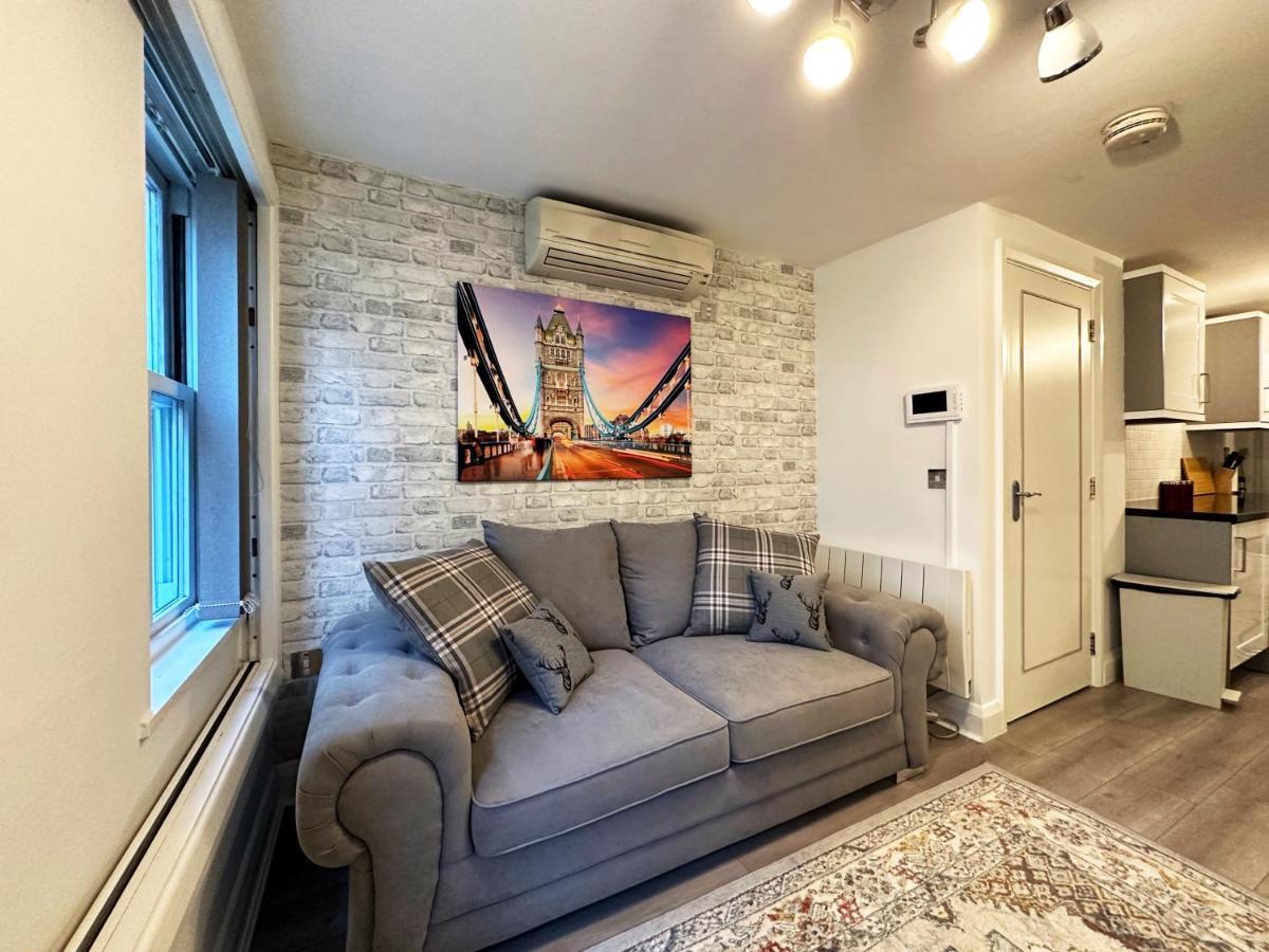 Chic Apartment In Mayfair 伦敦 外观 照片