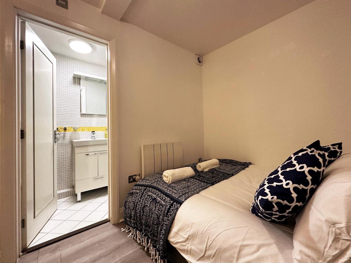 Chic Apartment In Mayfair 伦敦 外观 照片