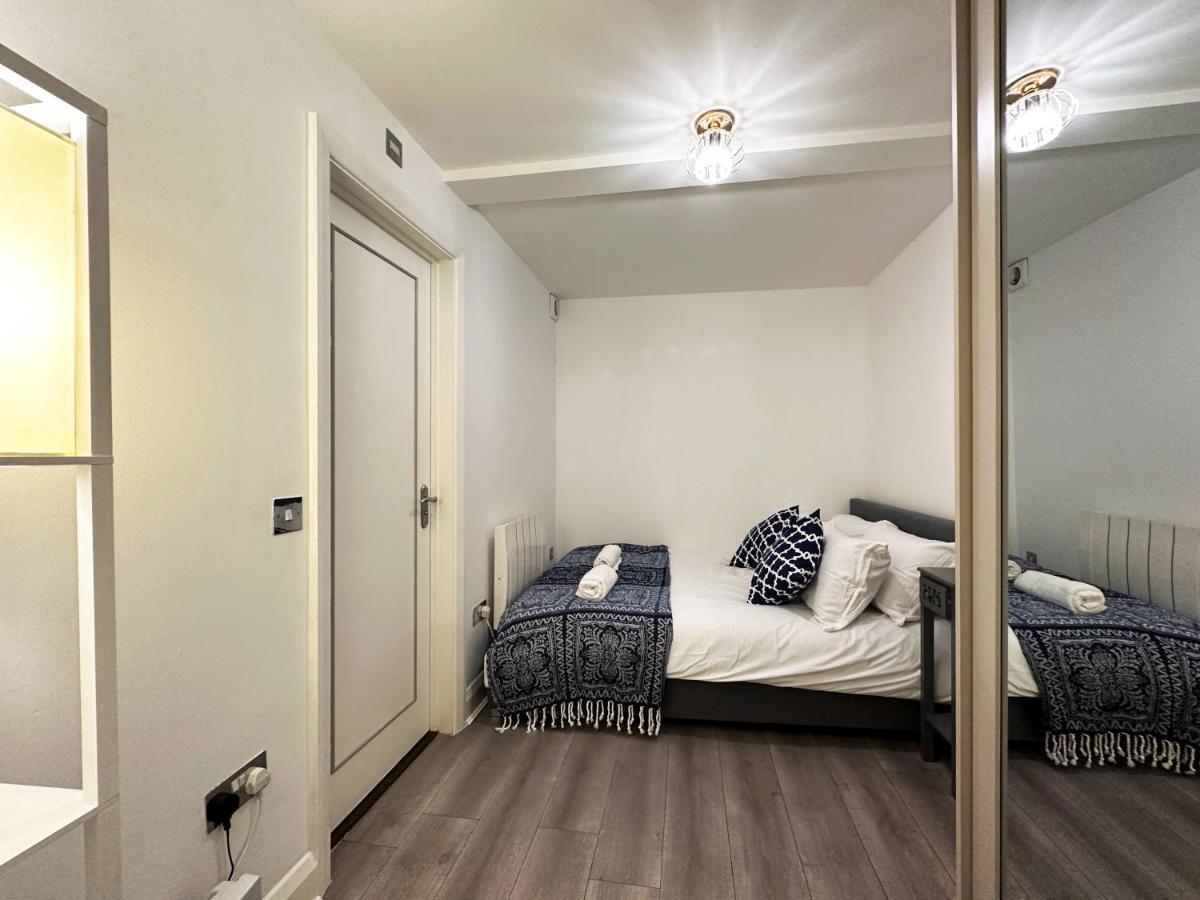 Chic Apartment In Mayfair 伦敦 外观 照片