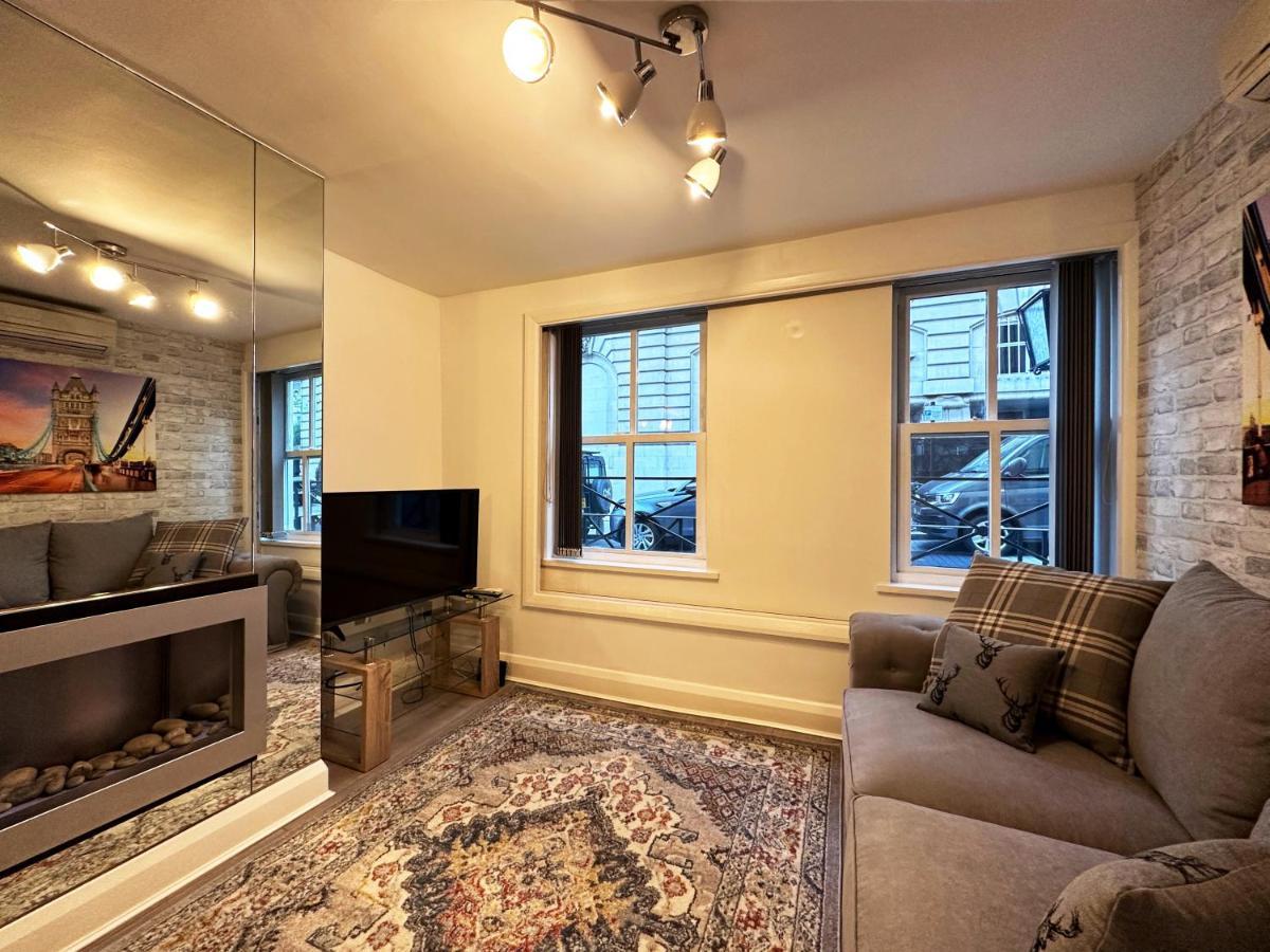 Chic Apartment In Mayfair 伦敦 外观 照片