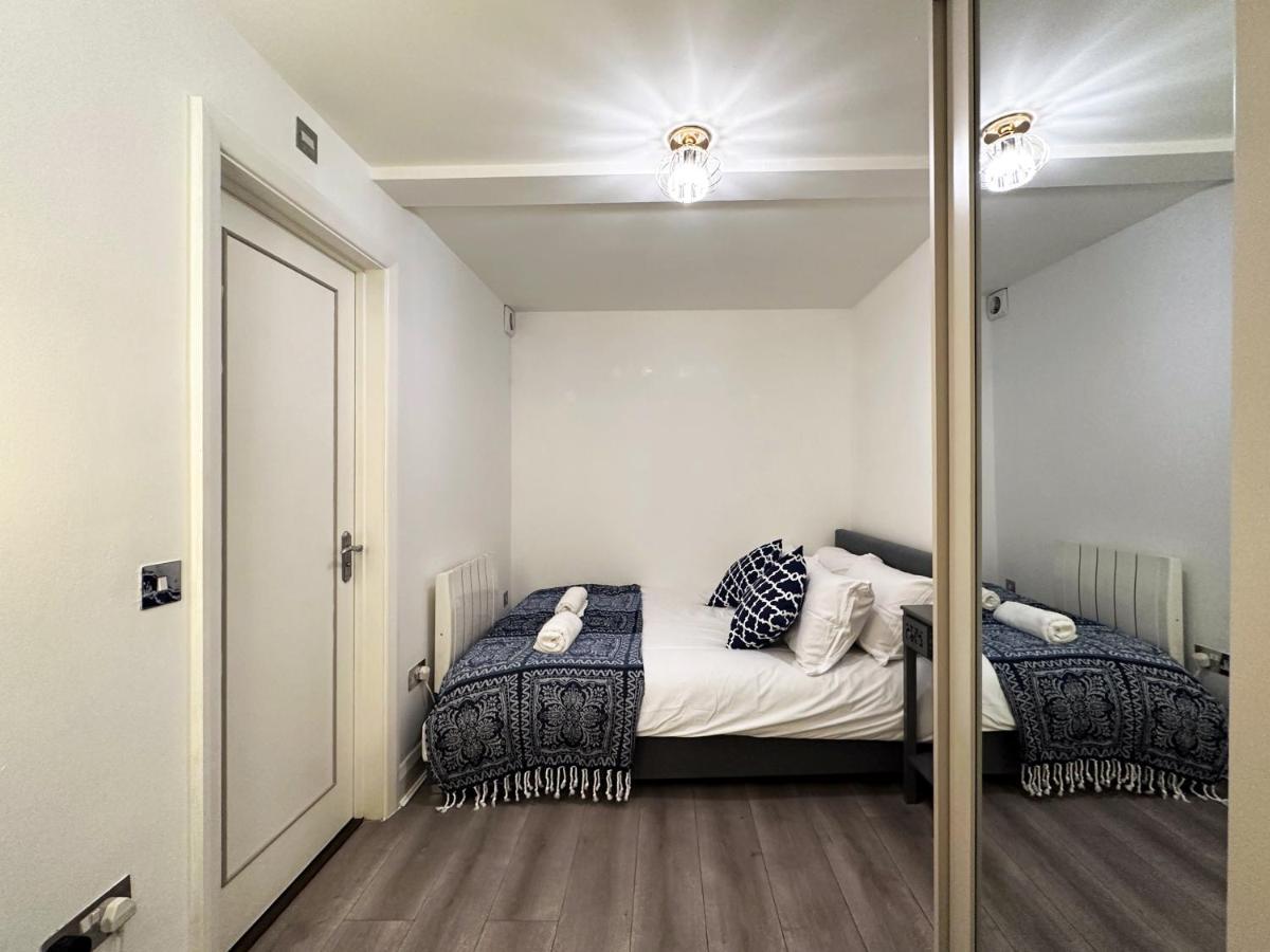 Chic Apartment In Mayfair 伦敦 外观 照片