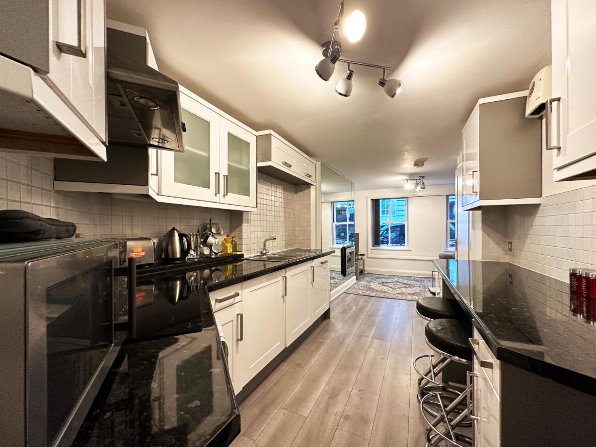 Chic Apartment In Mayfair 伦敦 外观 照片