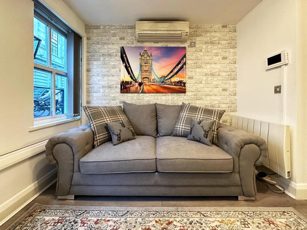 Chic Apartment In Mayfair 伦敦 外观 照片